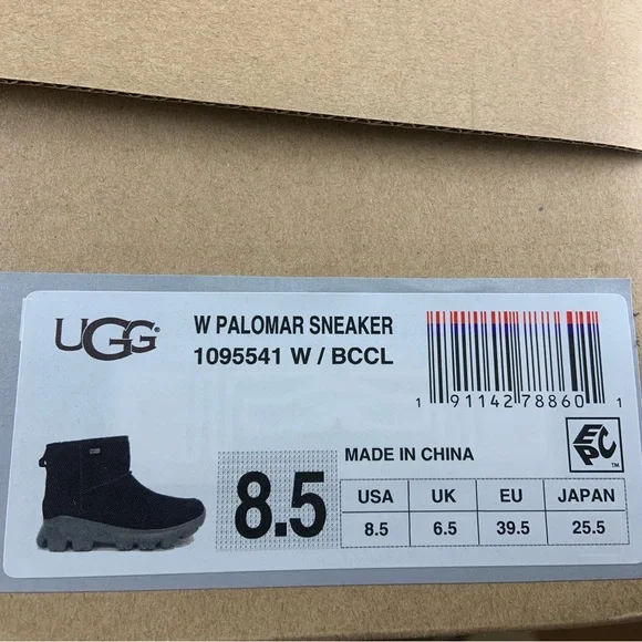 UGG Palomar Black Waterproof Suede Snow Ankle Boots size 8.5 - Picture 9 of 9